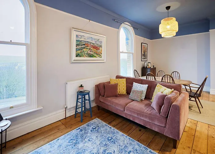Host And - Balmoral Terrace Apartment Saltburn-by-the-Sea